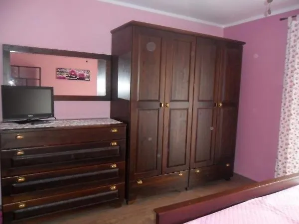 Room In Palit With Balcony, Wi-Fi Mundanije Guest house